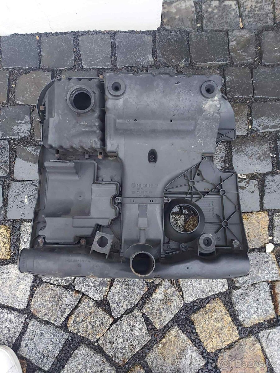 Škoda Fabian 1,4 kryt motoru - 2