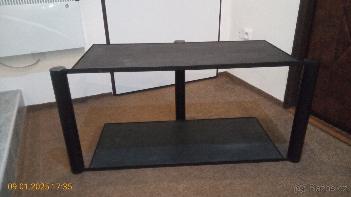 HiFi stolek - 2