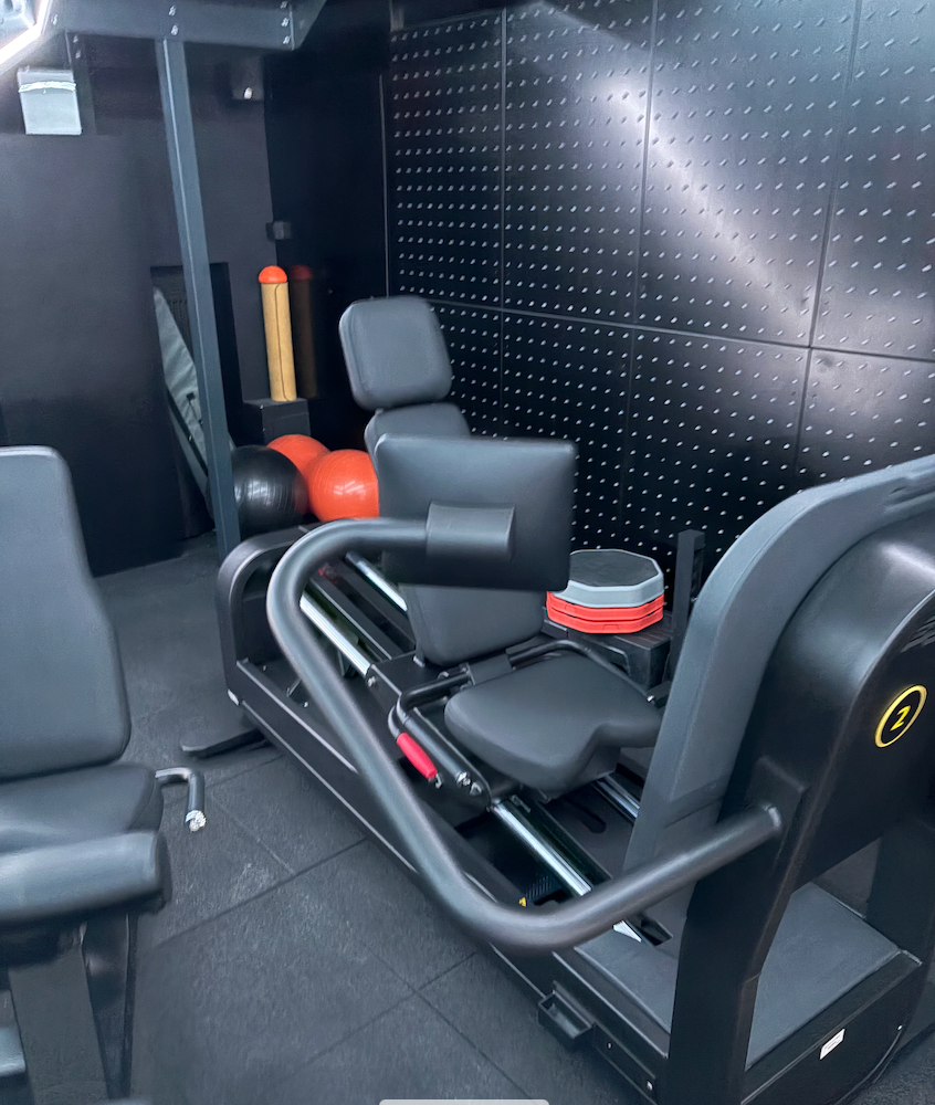 Prémiová sada Technogym Biostrength stroje - 2