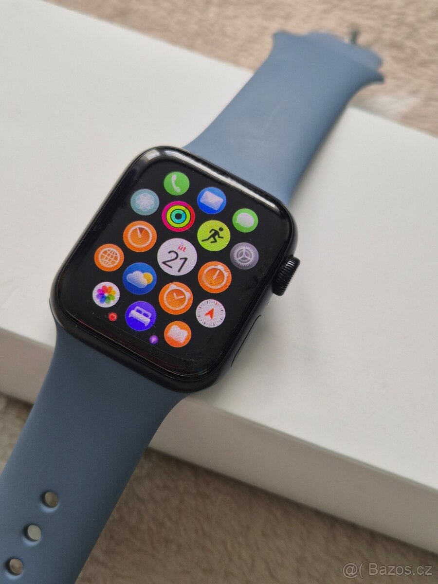 Apple Watch SE 40mm 2. generace - 2