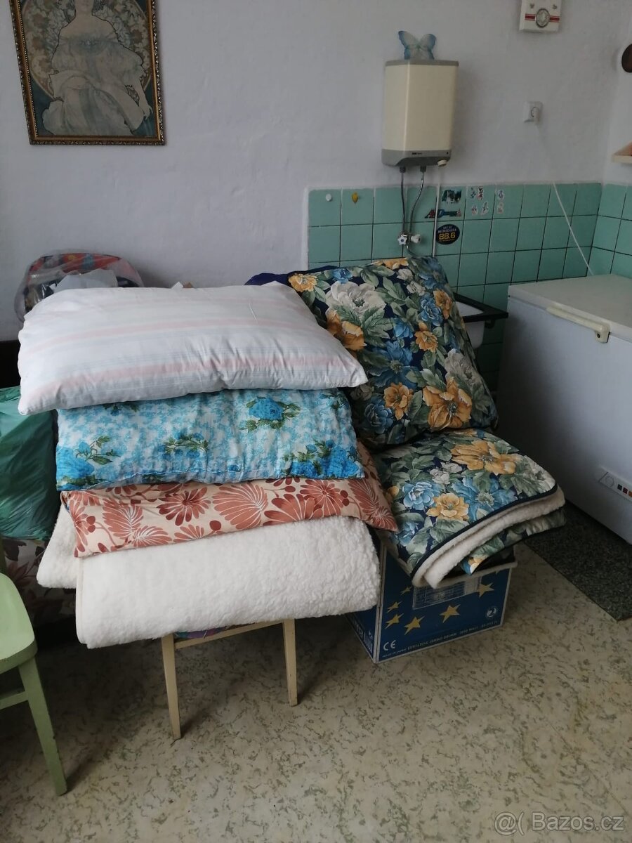 Prodám přikrývky a polštáře klasických rozměrů - 2