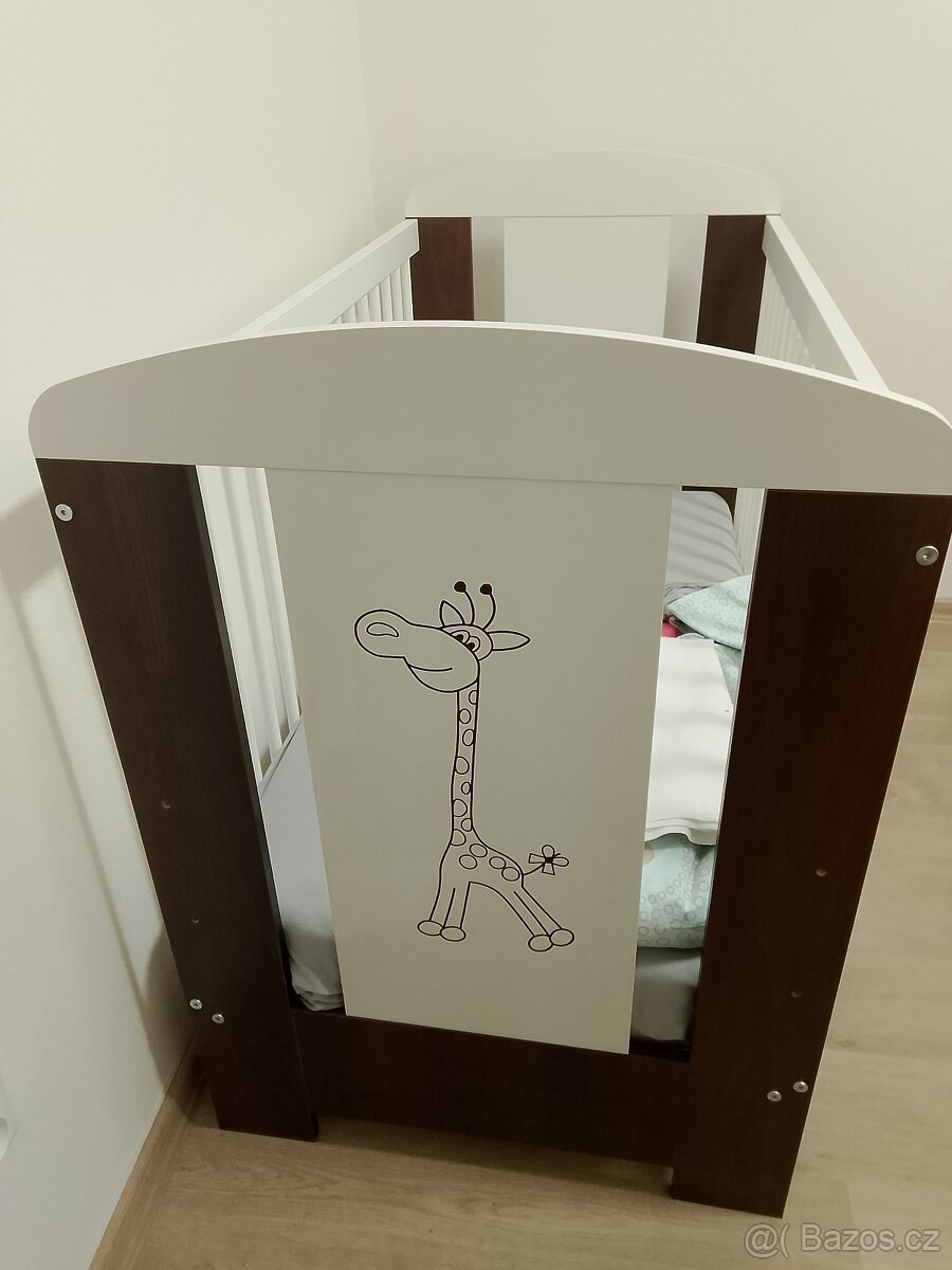 Postýlka a komoda - 2