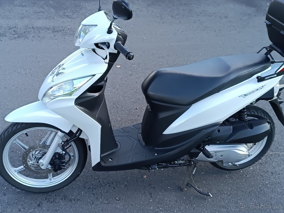 Honda SH Vision,125 , jako nový, bez investic - 2