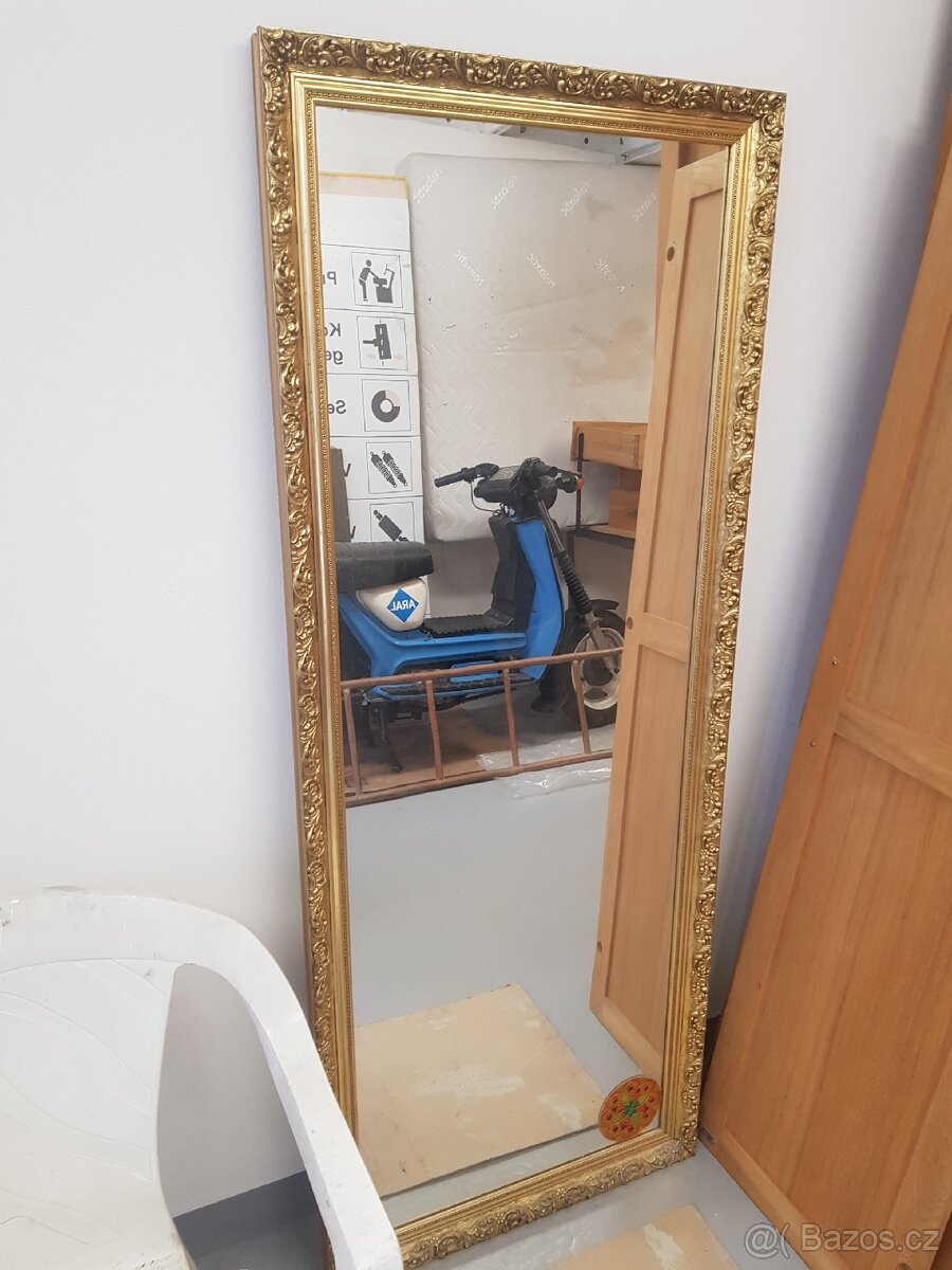 Zrcadlo v rámu - 2