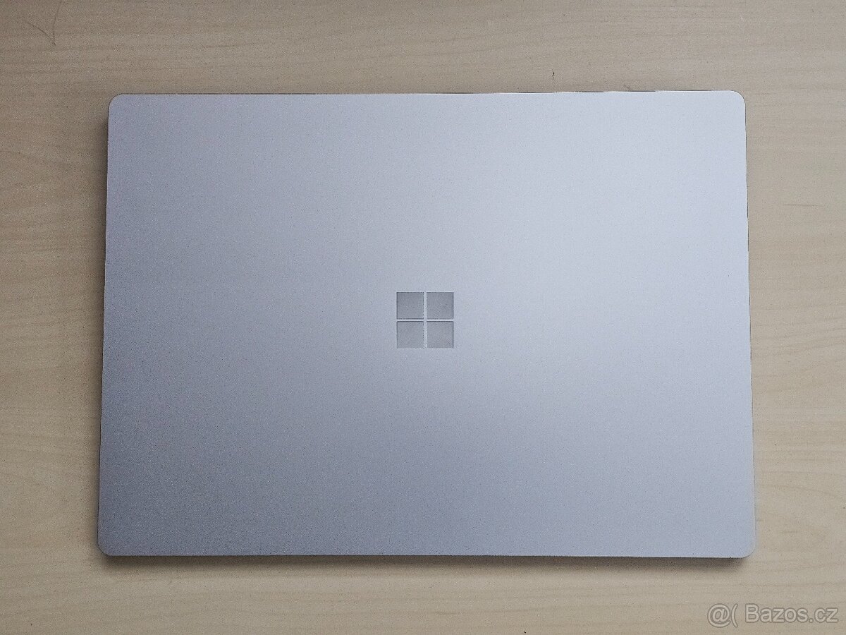 Microsoft Surface Laptop 3 (15", stříbrný) - 2