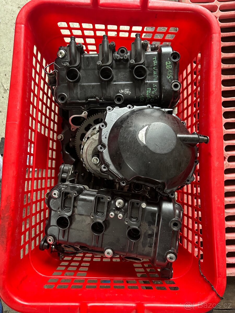 Díly motoru Triumph 1050 - 2