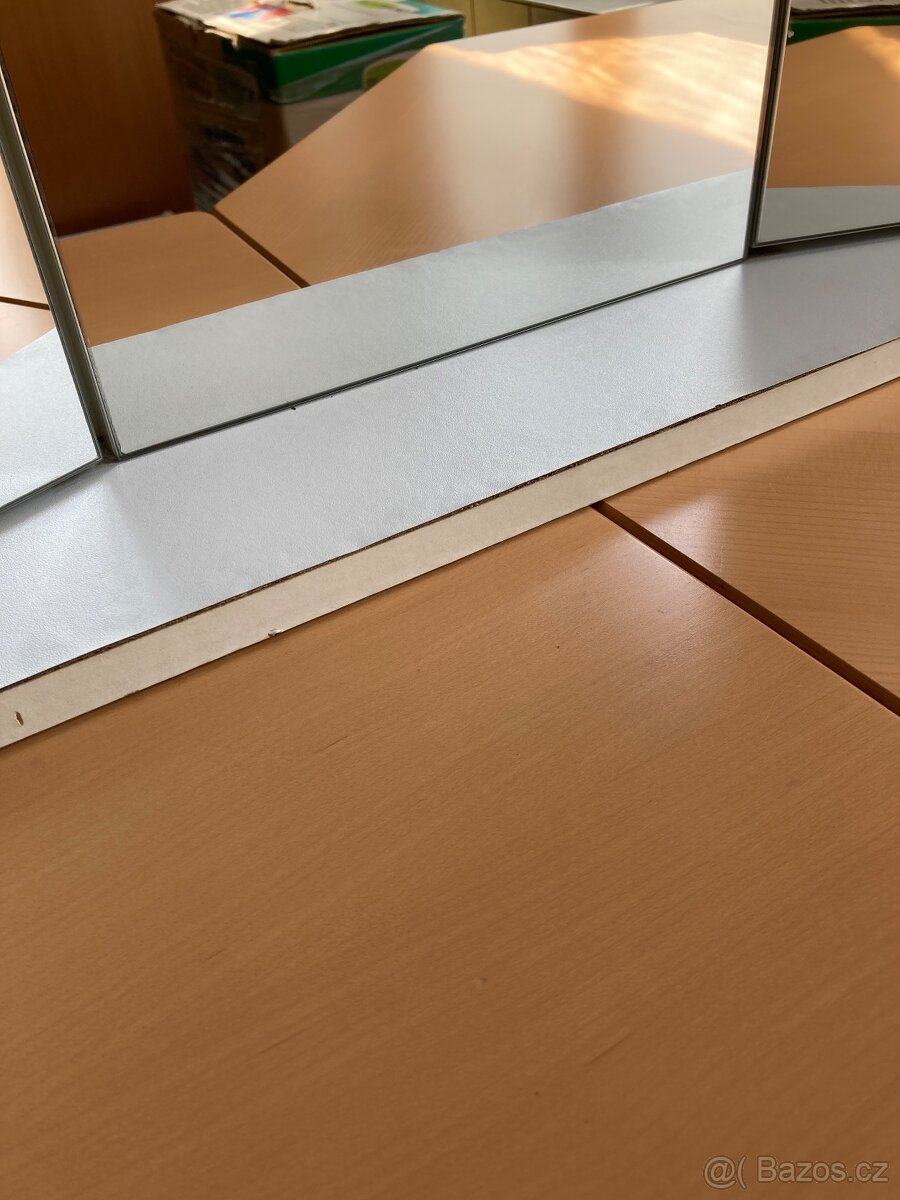 Koupelnová skříňka se zrcadlem - 2