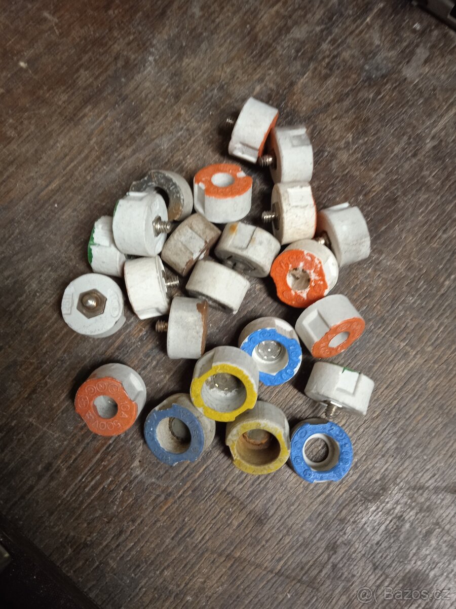 Prodám keramické pojistky. - 2