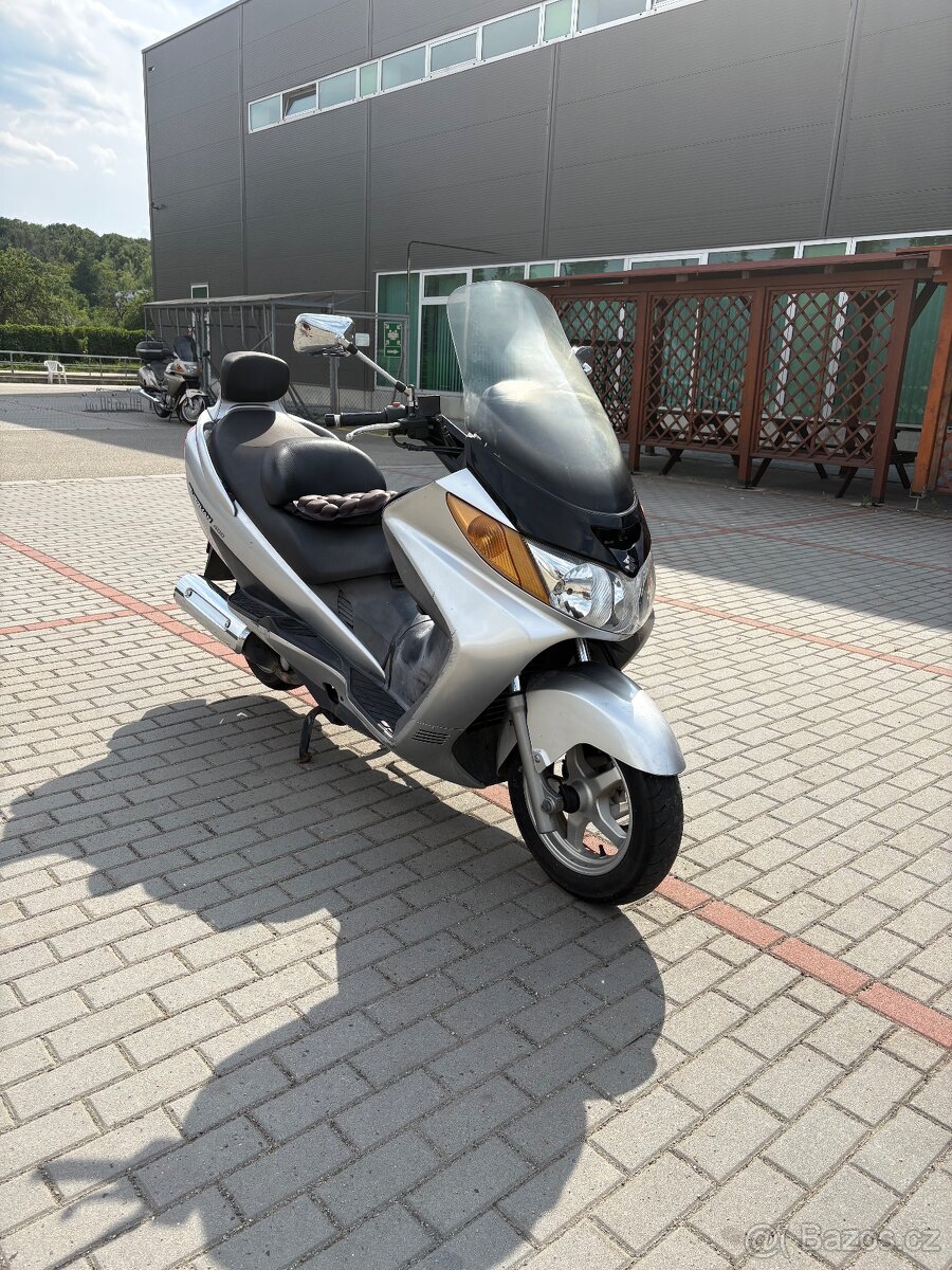 Suzuki Burgman 400 - 2