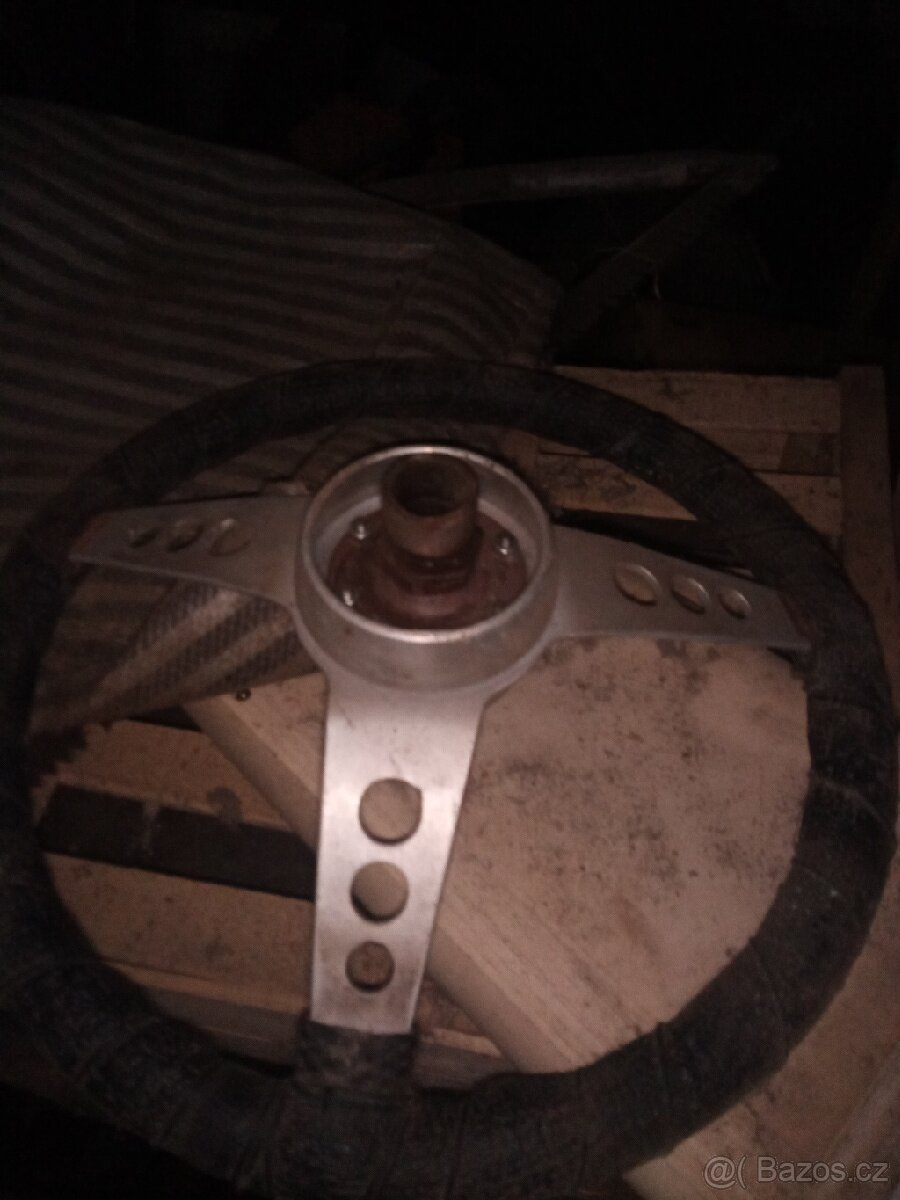 Prodám volant "Kolíňák" na Škoda 110R - 2