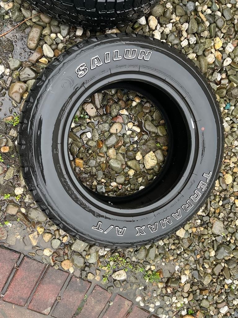 Prodám 2X Pneu 245/65/17 Terramax A/T - 2