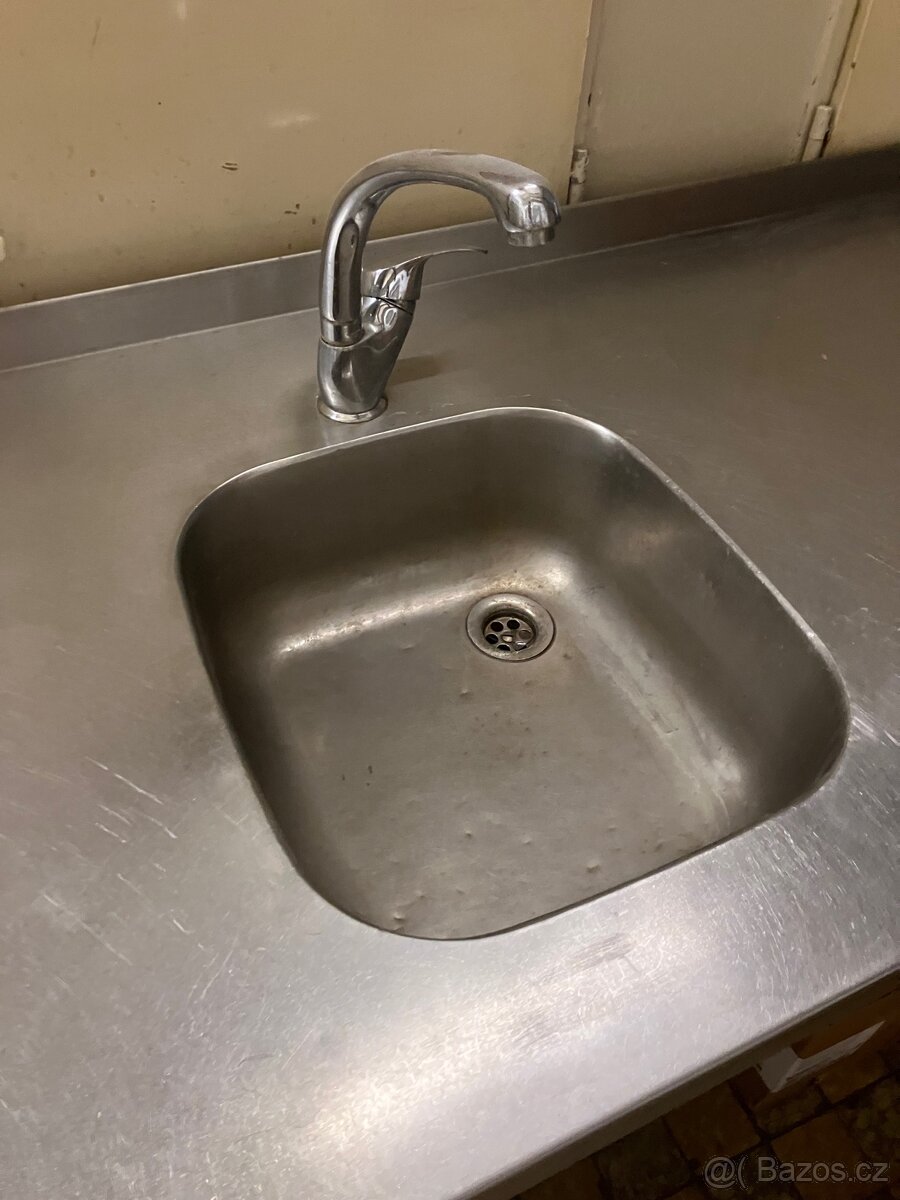 Nerezový dřez - 2