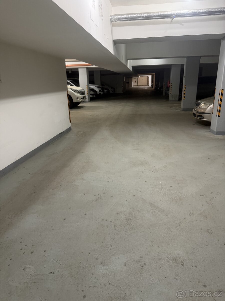 garážové stání - PRONÁJEM - 2