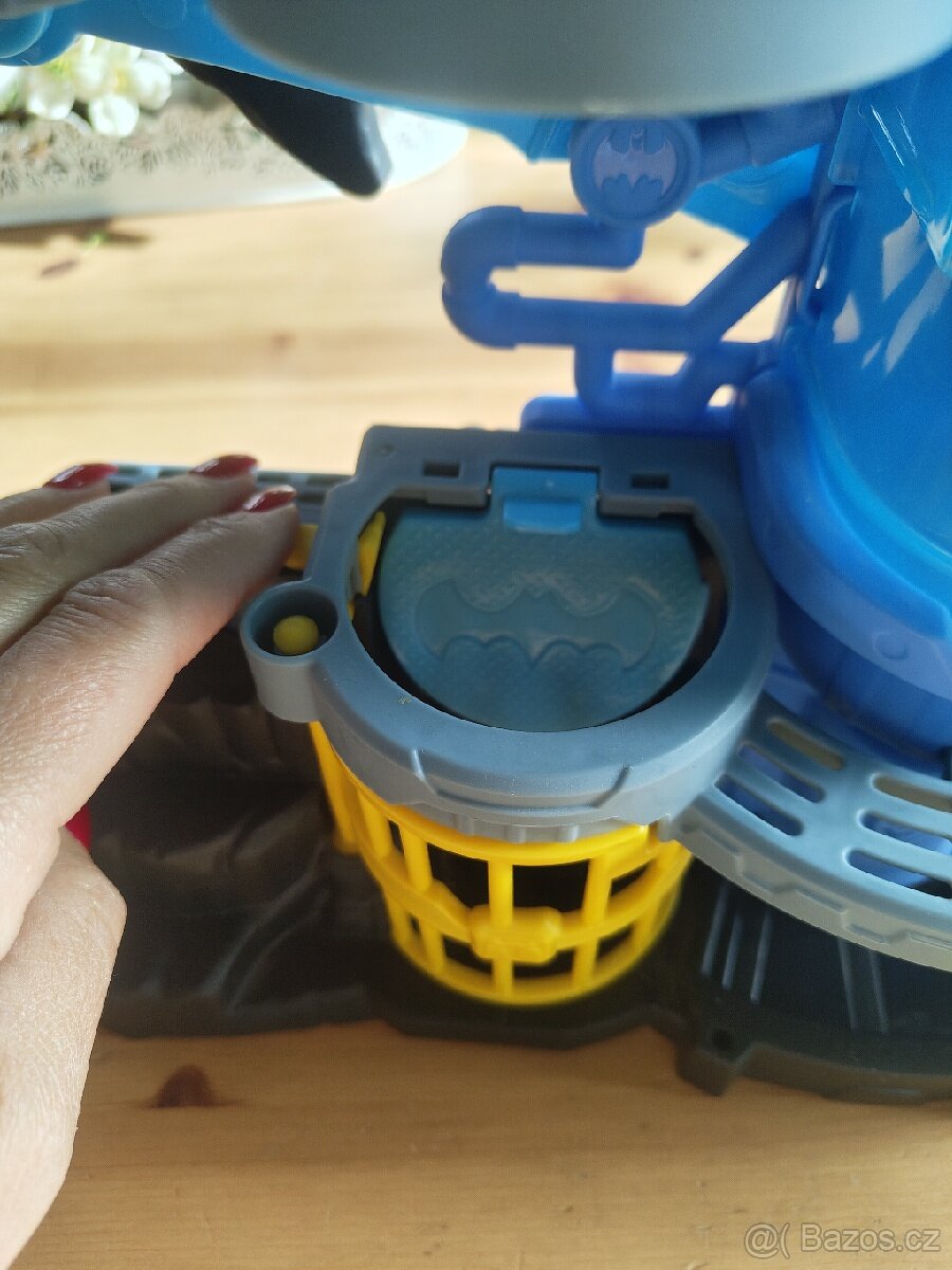 Batman hrad s jeskyní - 2