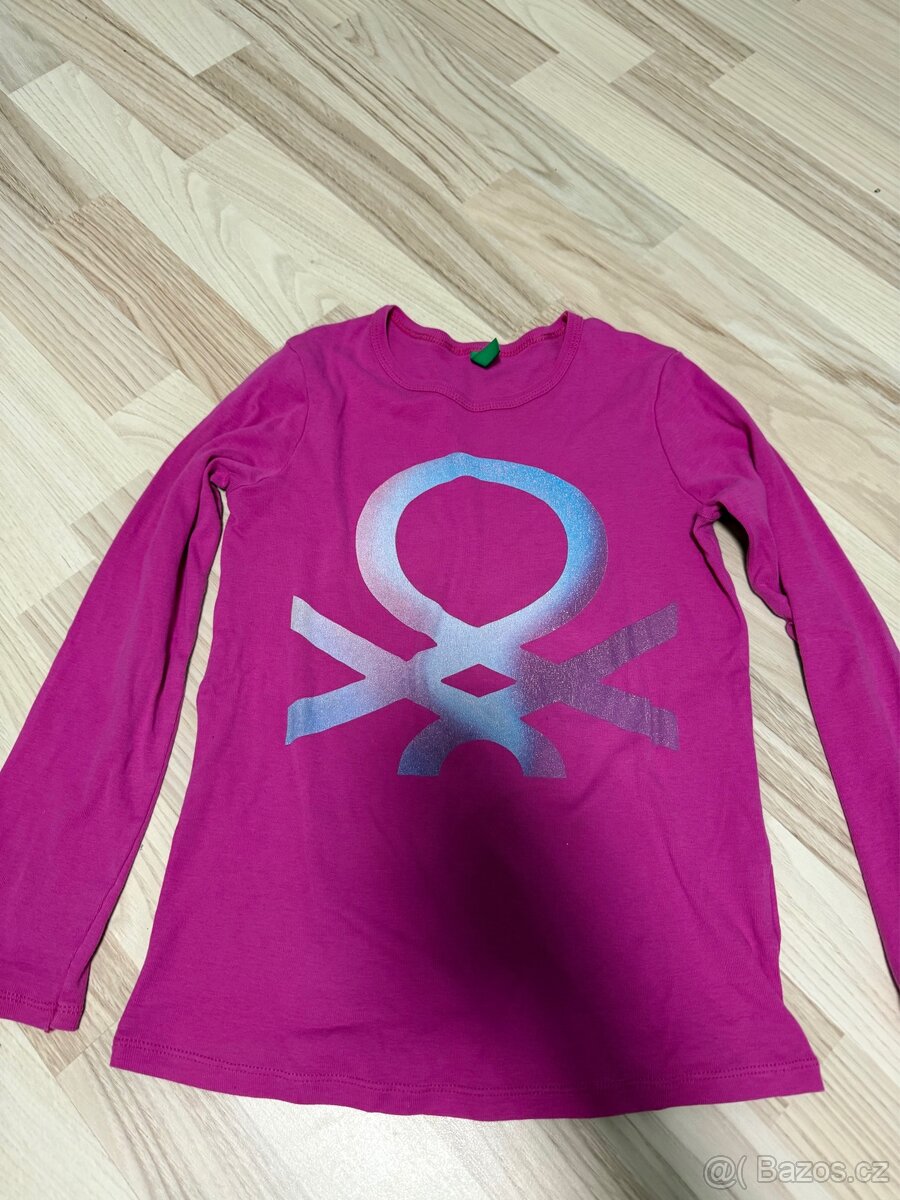 Krásné triko Benetton vel 9let - 2