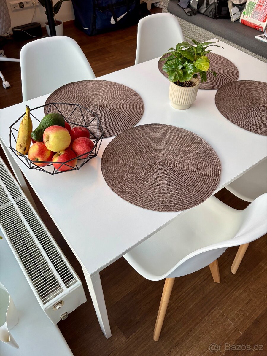 Bílý stůl IKEA VIHALS - 2