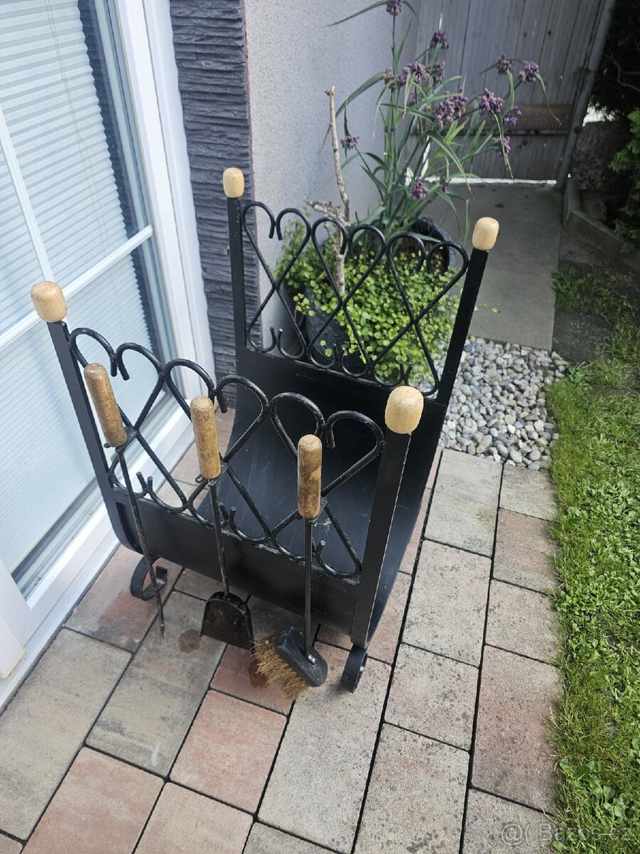 Stojan na dřevo - 2