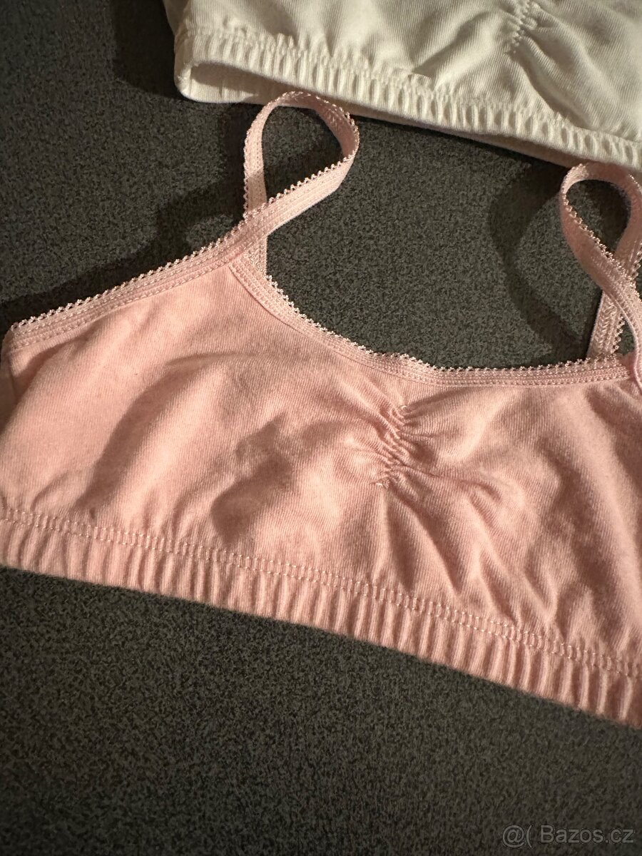 2x holčičí “podprsenka” - top stav - 2