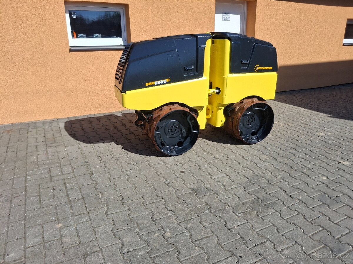Vibrační válec ježkový Bomag BMP8500 - 2