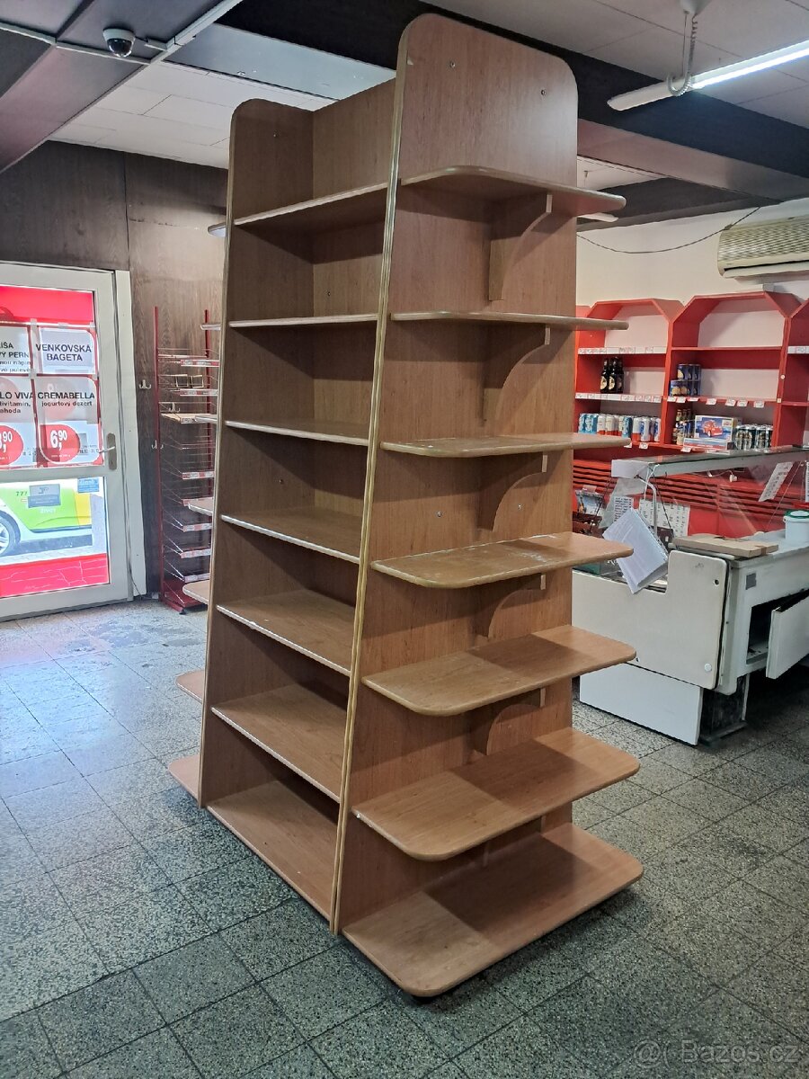 Dřevěný regal - 2