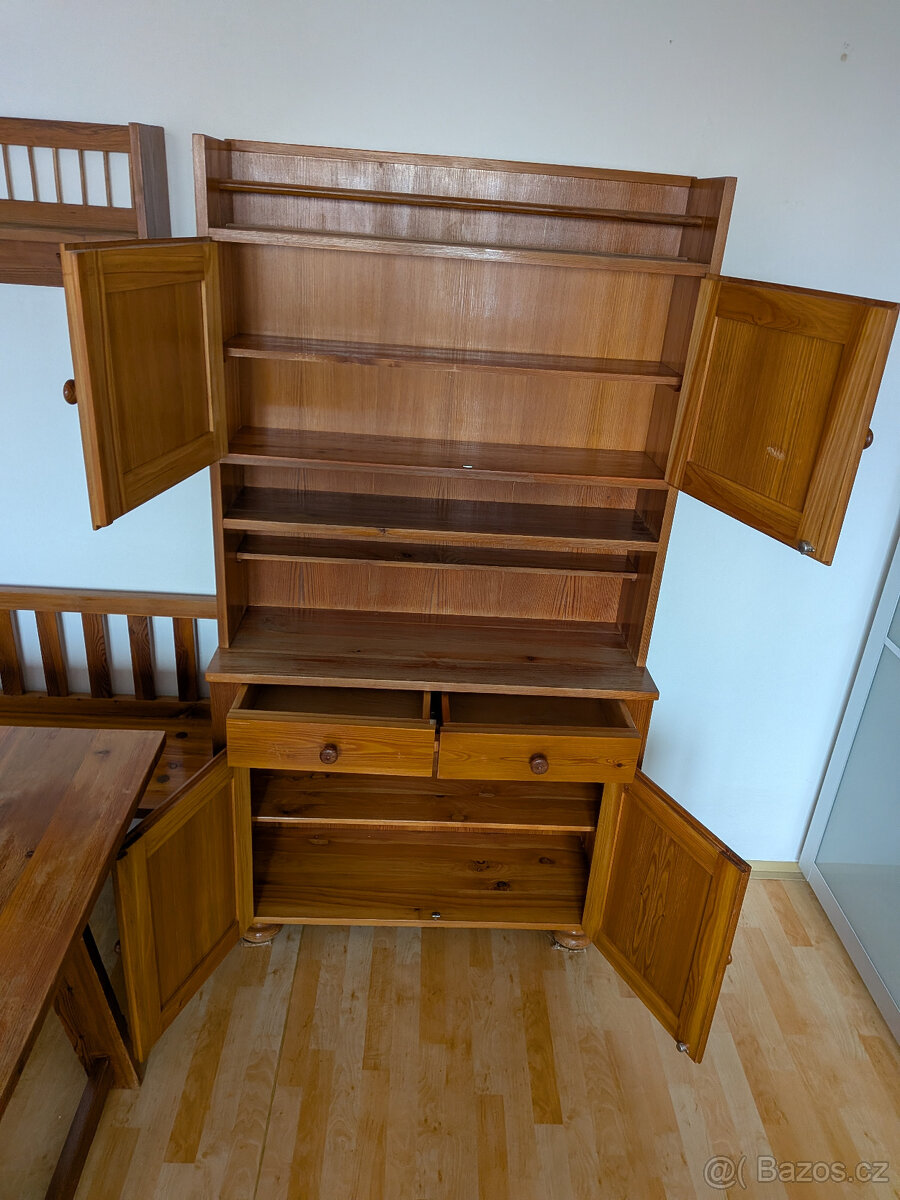 Kredenc/příborník - masiv - 2