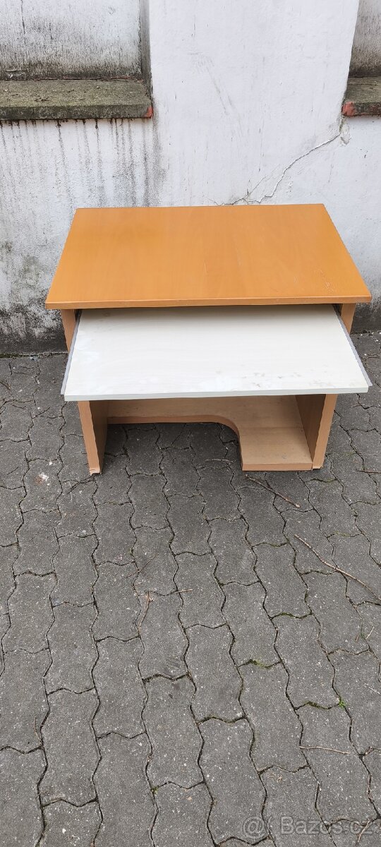 Starší používaný psací stůl - 2