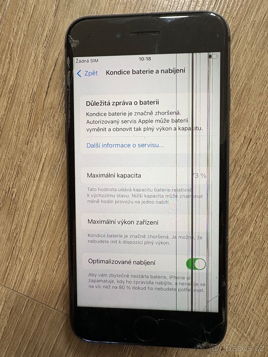Poškozený iPhone 8 - 2