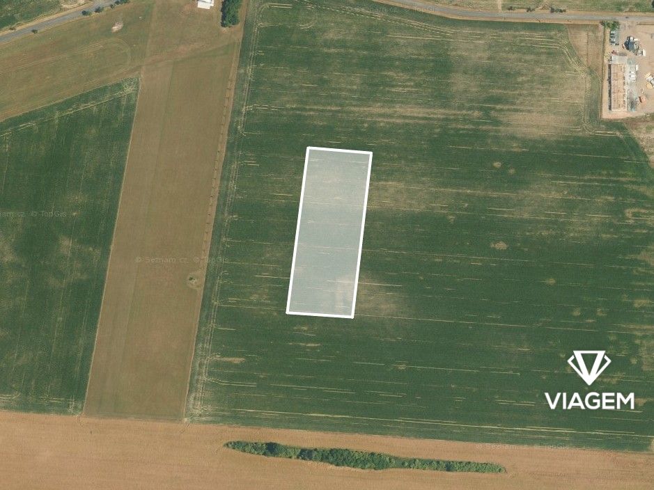 Pole 10 143 m² - 2