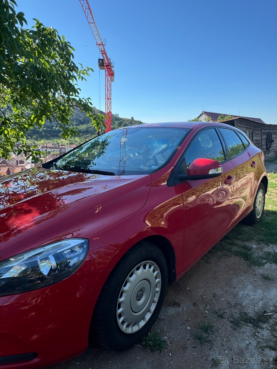 Volvo V40 1.6 D2 (84 kW), r. 2013. - 2