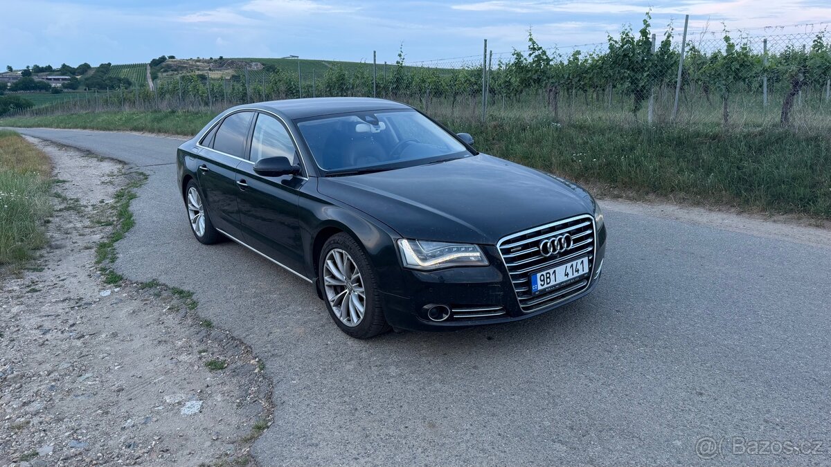 Audi A8, původ ČR, max výbava, top stav - 2