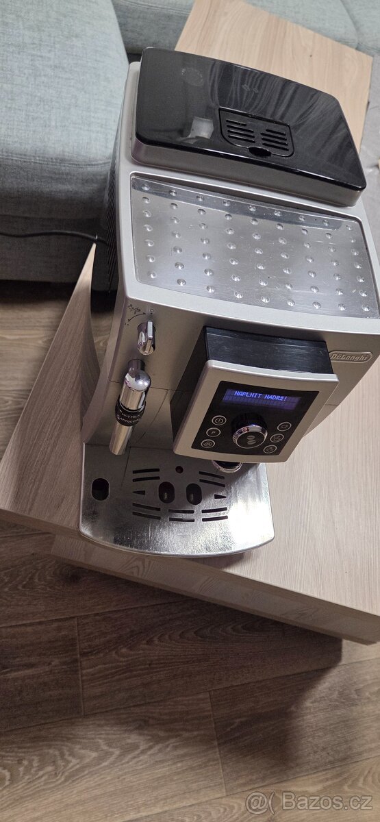Kávovar delonghi - 2