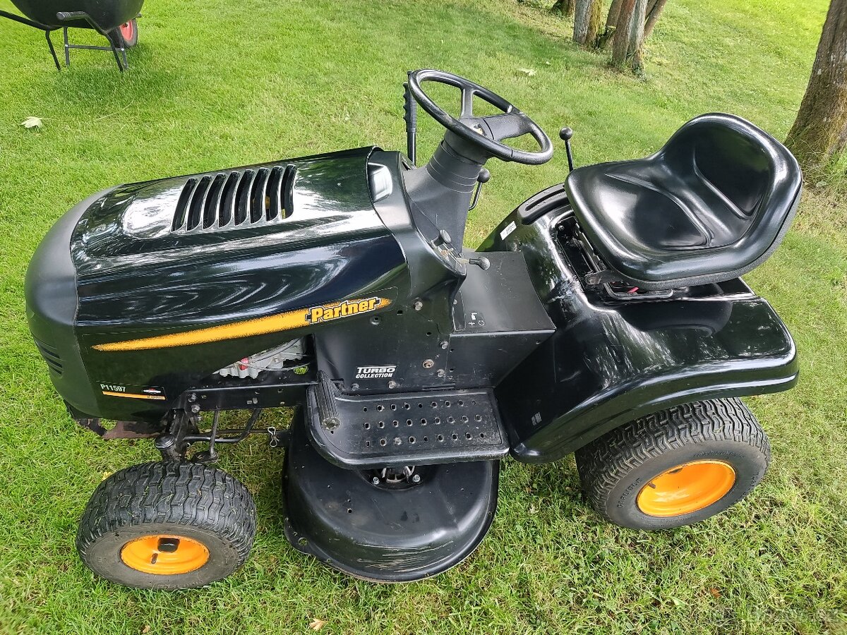 Zahradní traktor Partner P11597 - 2
