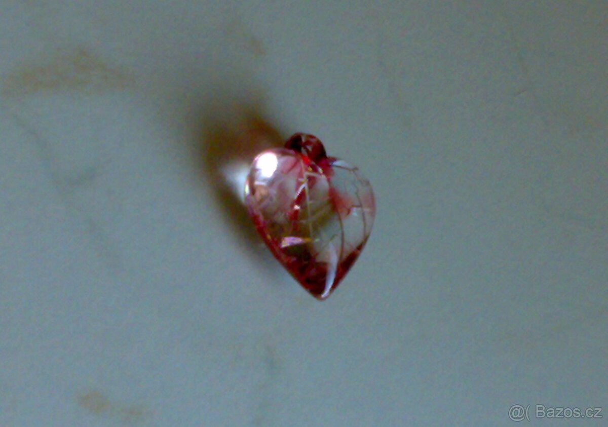 Přívěsek Popraskané srdíčko - plast - 2cm - 2
