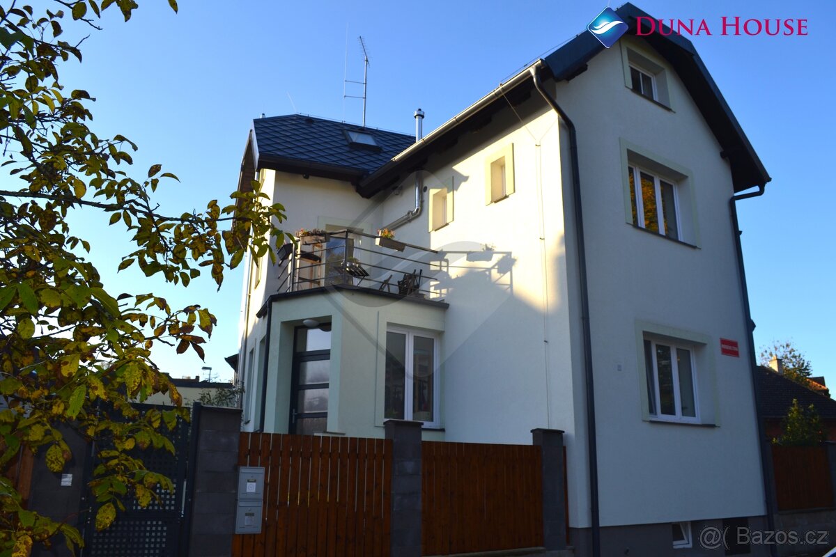 Prodej vily 234 m² s pozemkem 274 m² - 2