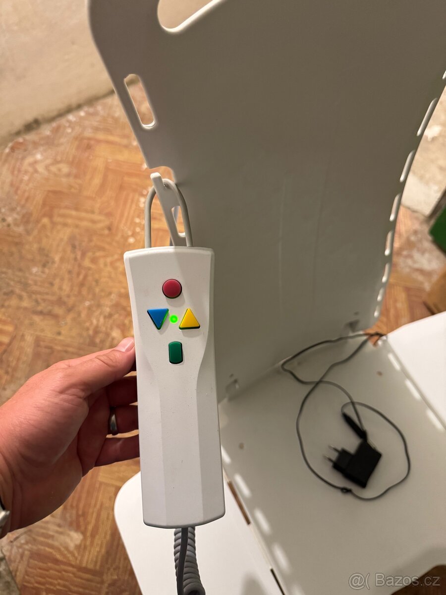 Elektrický vanový zvedák Drive Medical rezervovano - 2