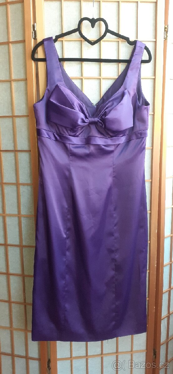 40/42, Satenove pouzdrove plesove/společenské saty - 2