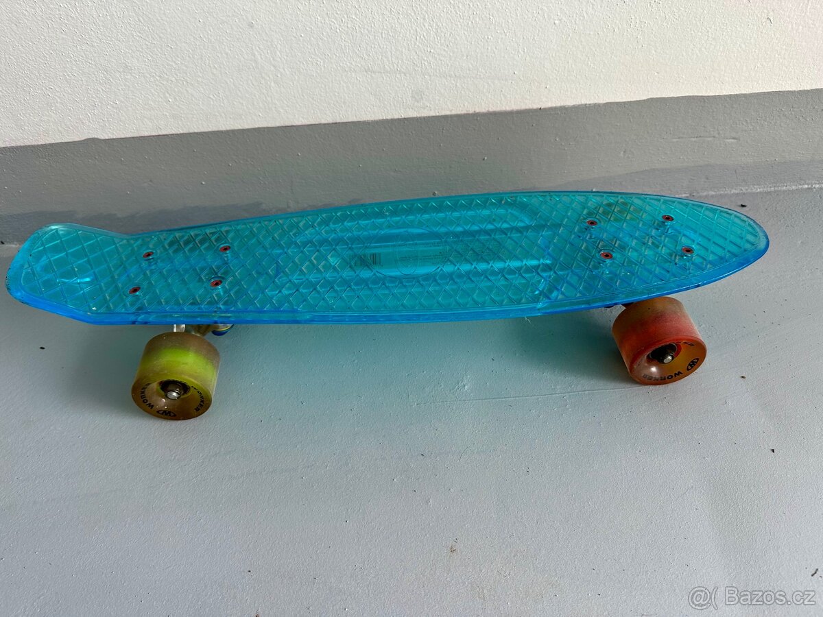 Penny board se sviticimi kolečky - 2
