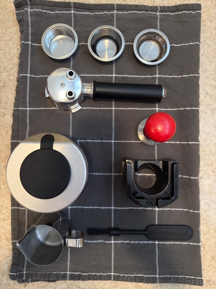 Prodám set Delonghi - kávovar + mlýnek - 2