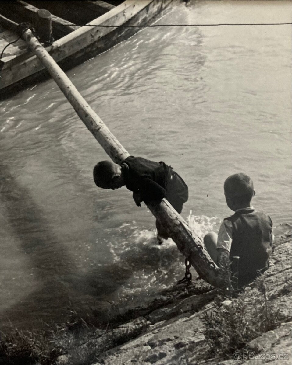 Štefan Tamás - Pri Dunaji (Bratislava) okolo 1940 - 2