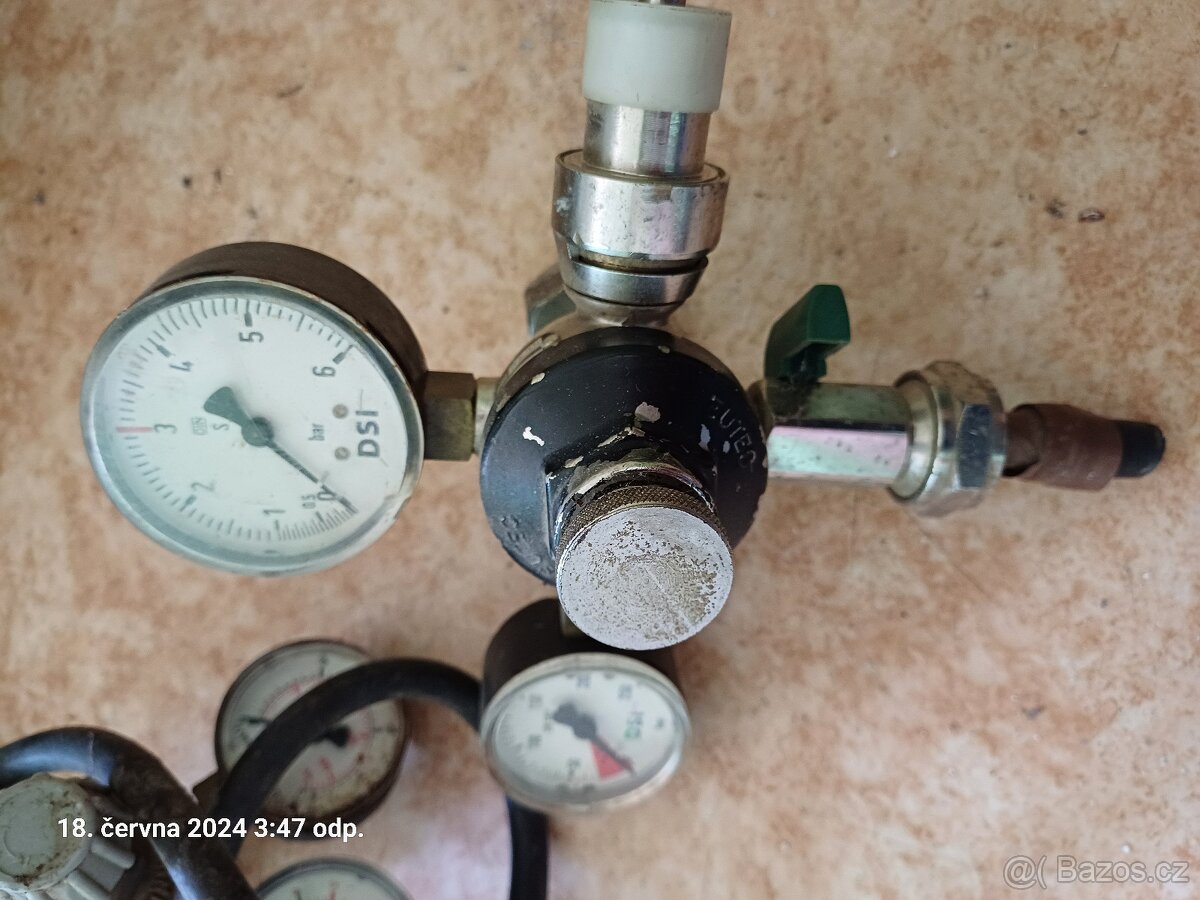 budíky, ukazatele - 2