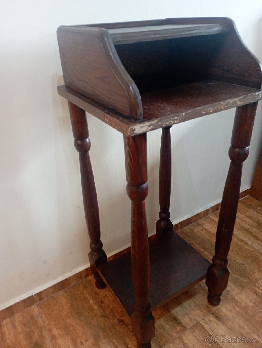 Stolek na telefon - 2