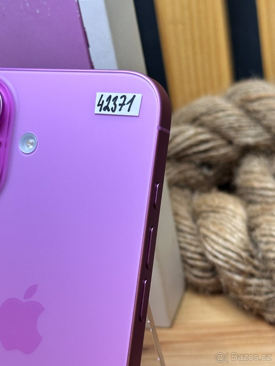 Apple iPhone 16, 128 GB - 2