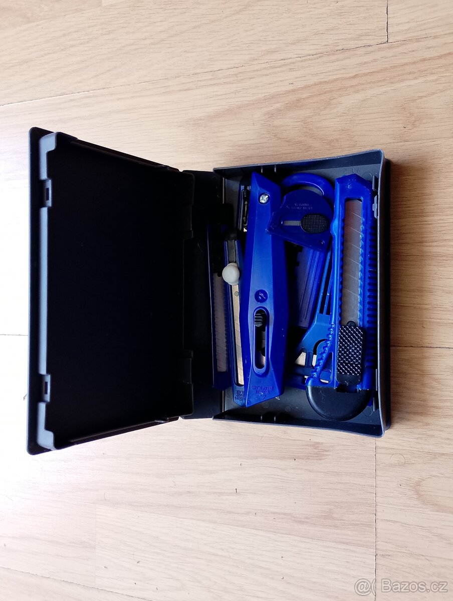 Sada nožů pro ruční práce. - 2