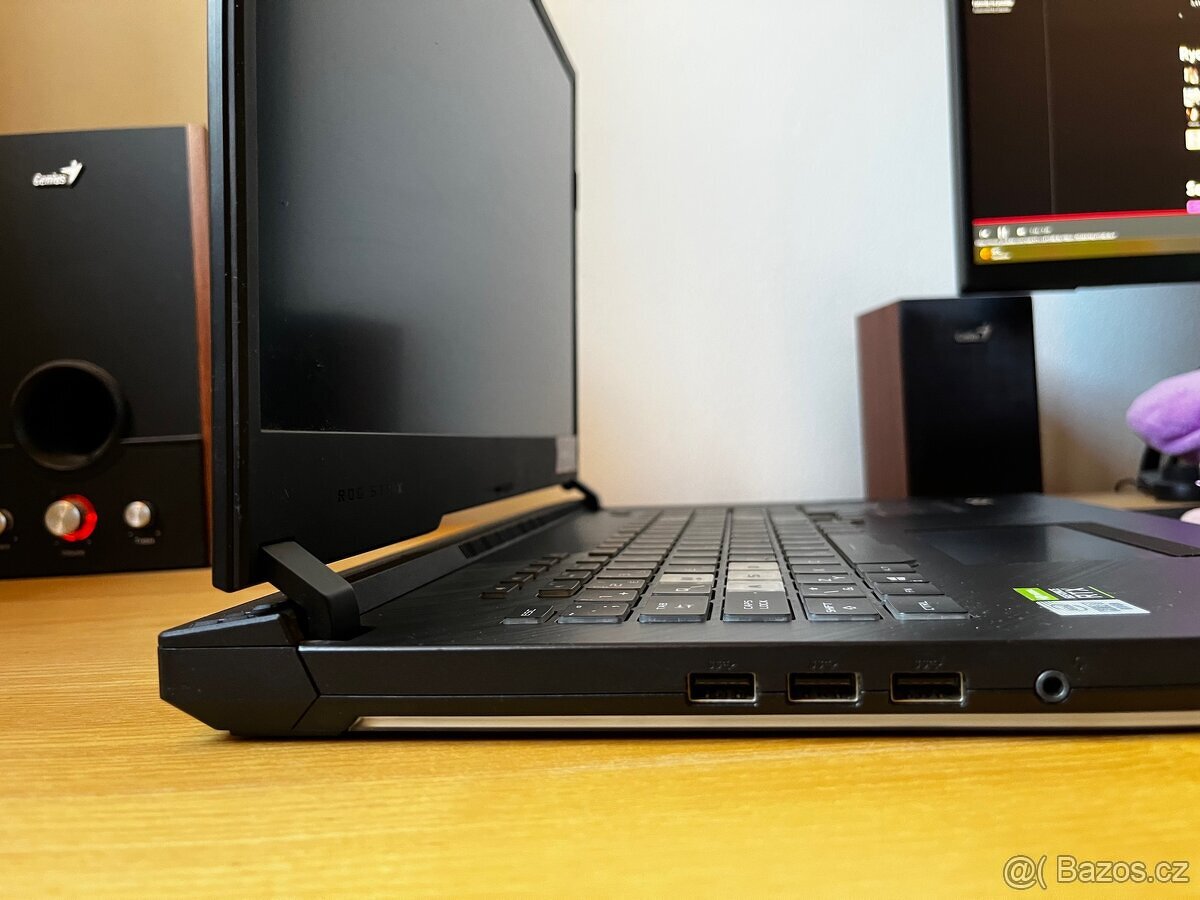 Herní notebook ASUS ROG Strix G17 - 2