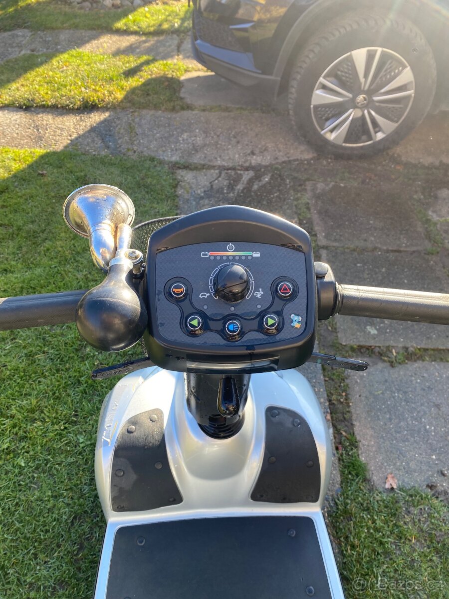 Elektrický invalidní vozík - 2