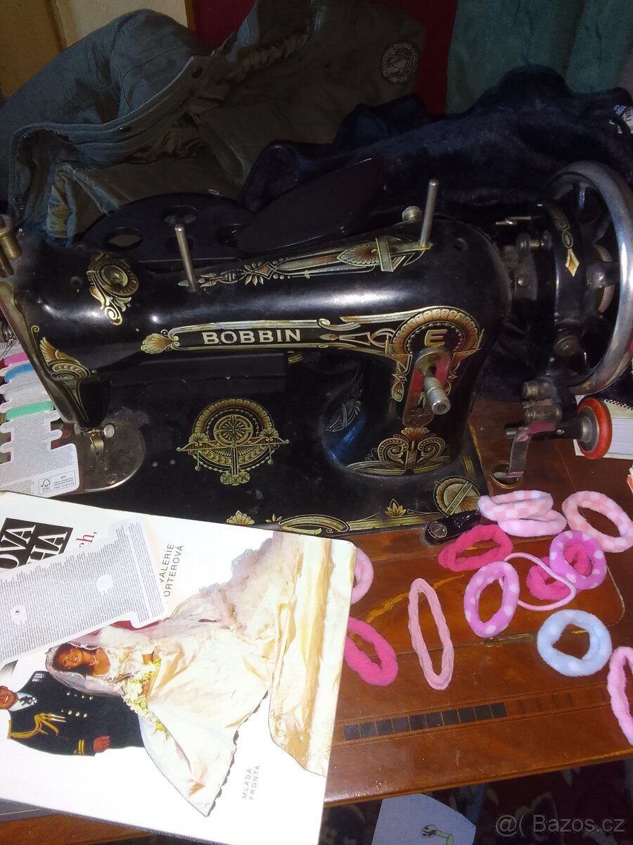 Šicí stroj - 2