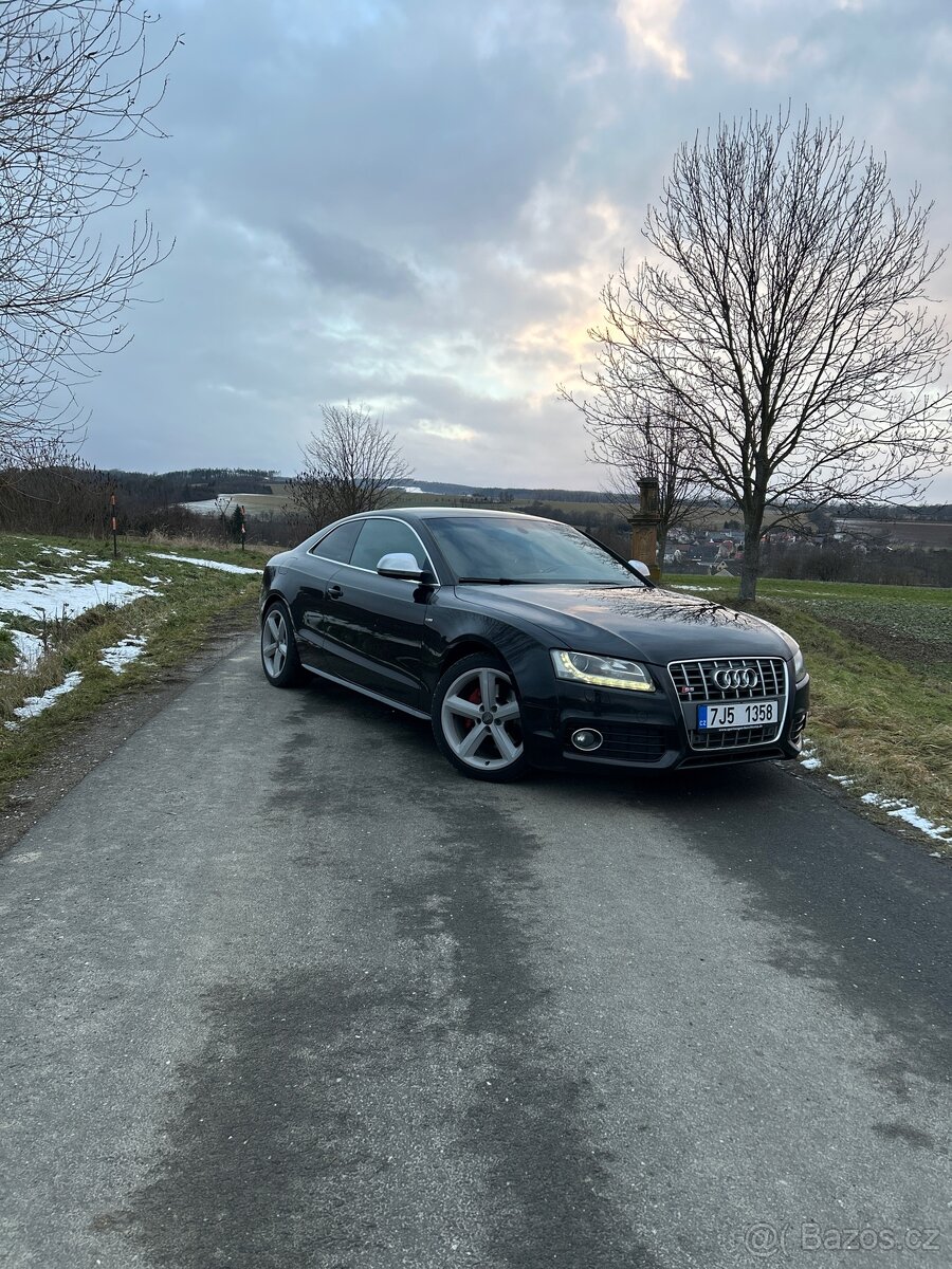 Audi a5 3.0 tdi max výbava - 2