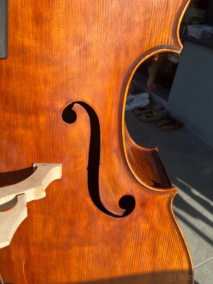 Celodřevěný kontrabas - 2