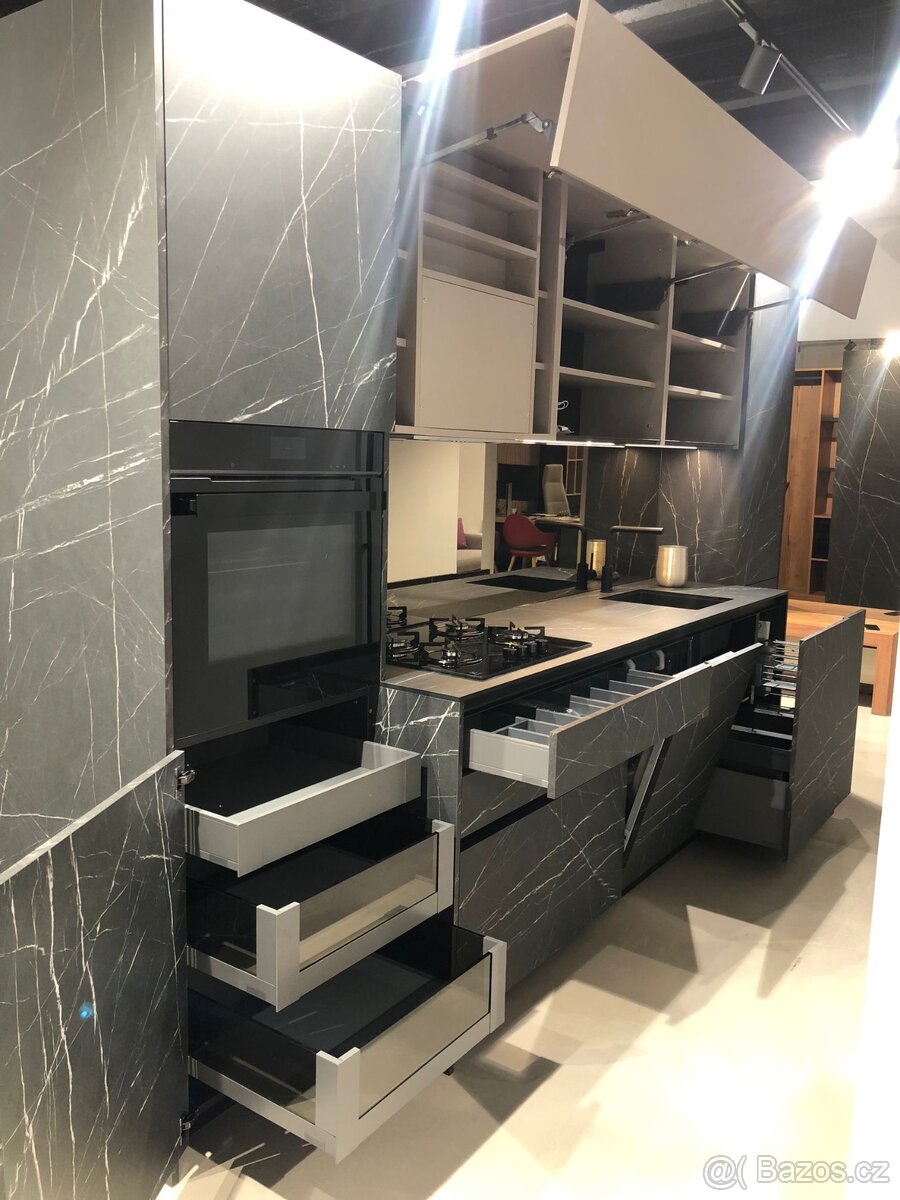 KL ČERNO BÍLÁ - 2