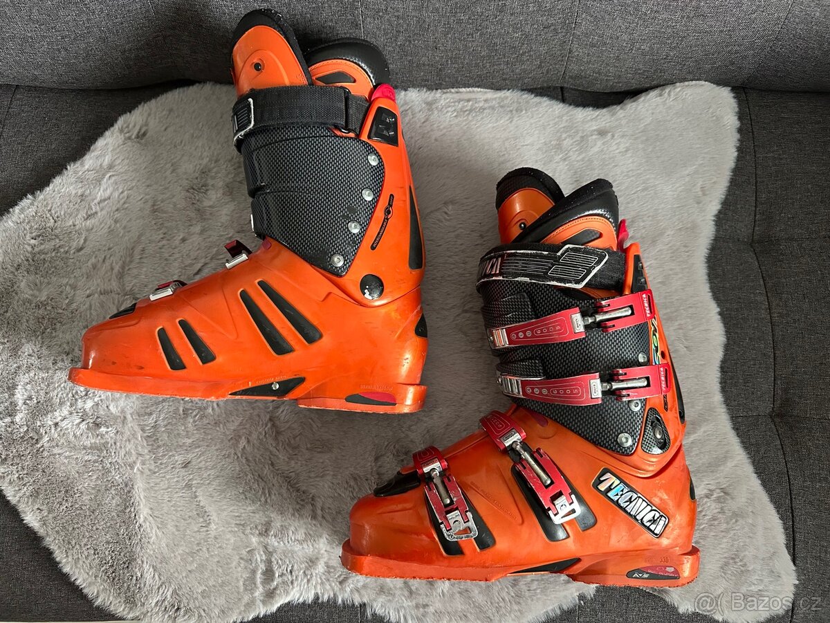 Lyžařské boty lyžáky Tecnica 28.5 (44) skelet 330 mm. - 2